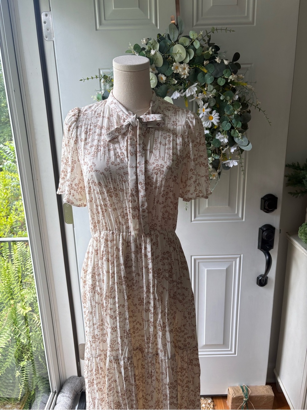 Polagram Cream Floral Tie-Bow Midi Dress